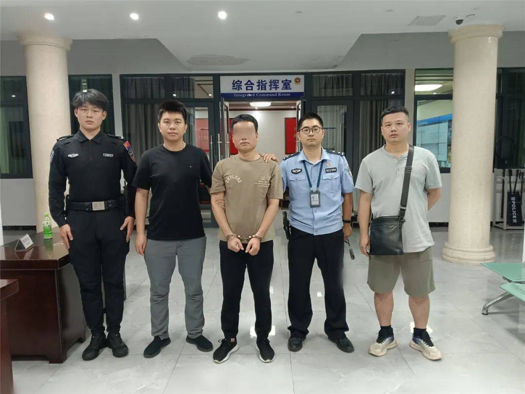 百度两男一女三逃犯揭秘百度背后的离奇事件，两男一女三逃犯的故事
