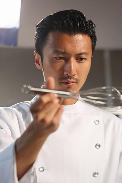 谢霆锋演唱会做嘉宾谢霆锋演唱会神秘嘉宾，星光熠熠之夜的音乐盛宴